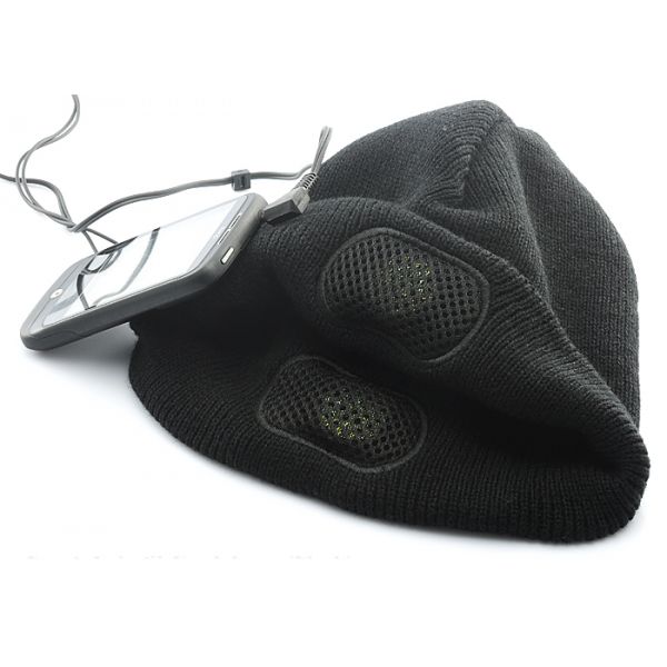 Bonnet avec écouteur intégré